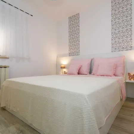 Apartman Brajutovci 26 *